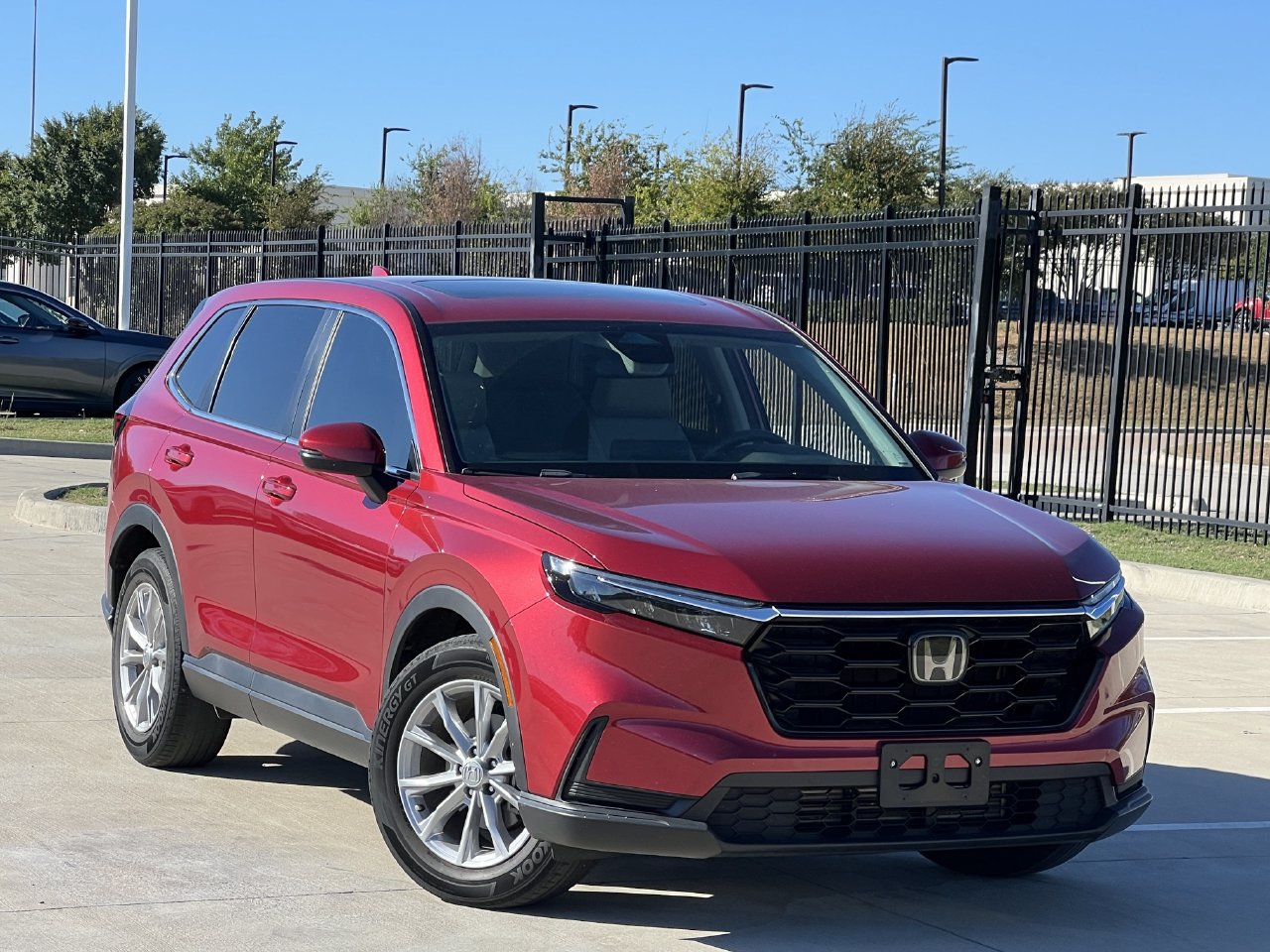 Used 2023 Honda CR-V EX image 2