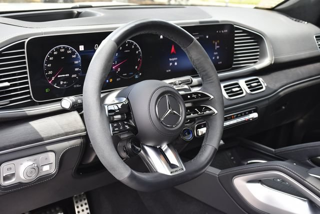 Used 2025 Mercedes-Benz GLS 63 AMG 4MATIC image 23