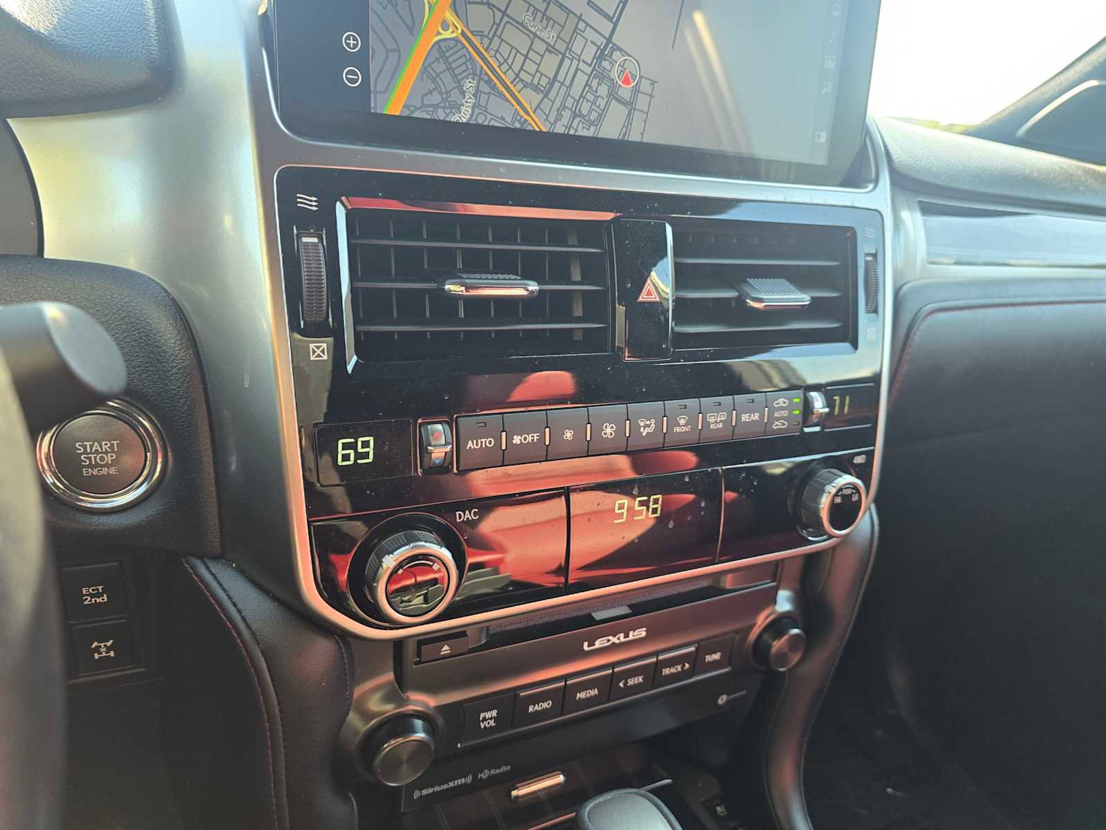 Used 2022 Lexus GX 460 Premium w/ Premium Package image 30