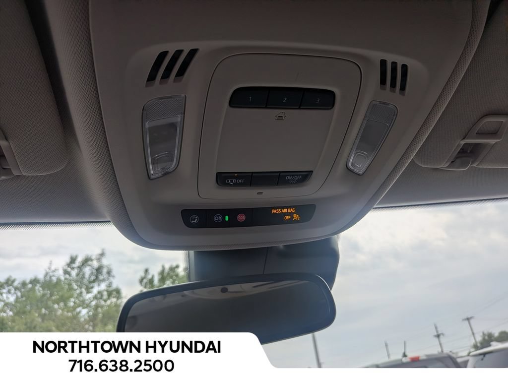 Used 2021 Buick Envision Avenir AWD/4WD image 25