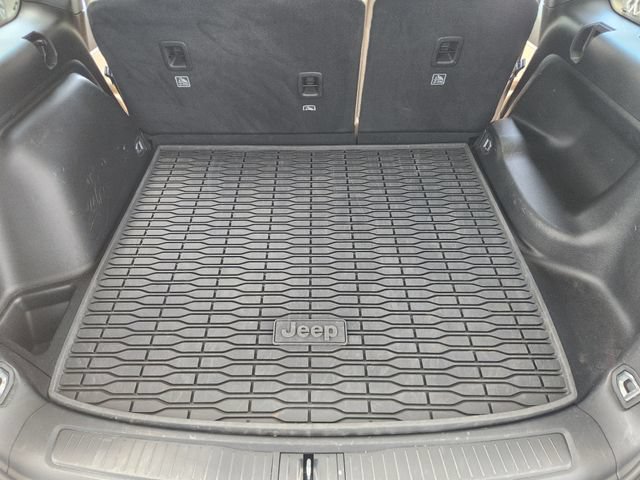 Certified 2023 Jeep Grand Cherokee Limited RWD image 32