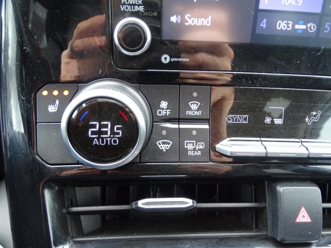 Used 2021 Toyota Highlander XLE image 26