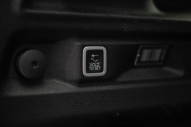 Used 2022 Jeep Grand Cherokee L Laredo w/ Luxury Tech Group I image 20