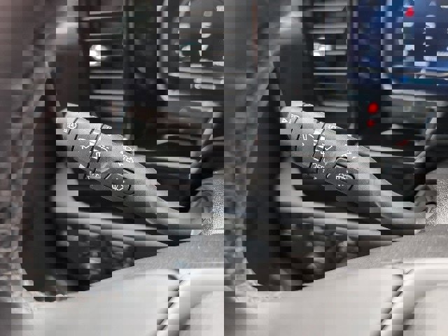 Used 2025 Chevrolet Silverado 1500 LT image 27