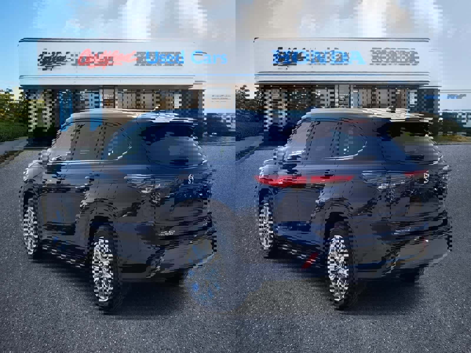 Used 2023 Toyota Highlander Limited image 3