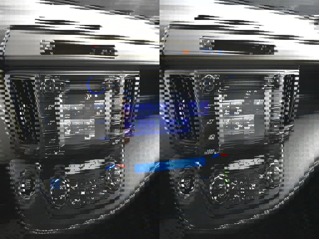 Used 2018 Toyota RAV4 XLE image 21