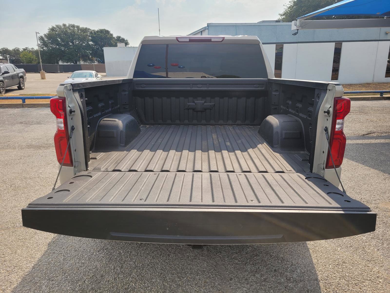 Used 2026 Chevrolet Silverado 1500 RST w/ RST Select Package AWD/4WD image 11