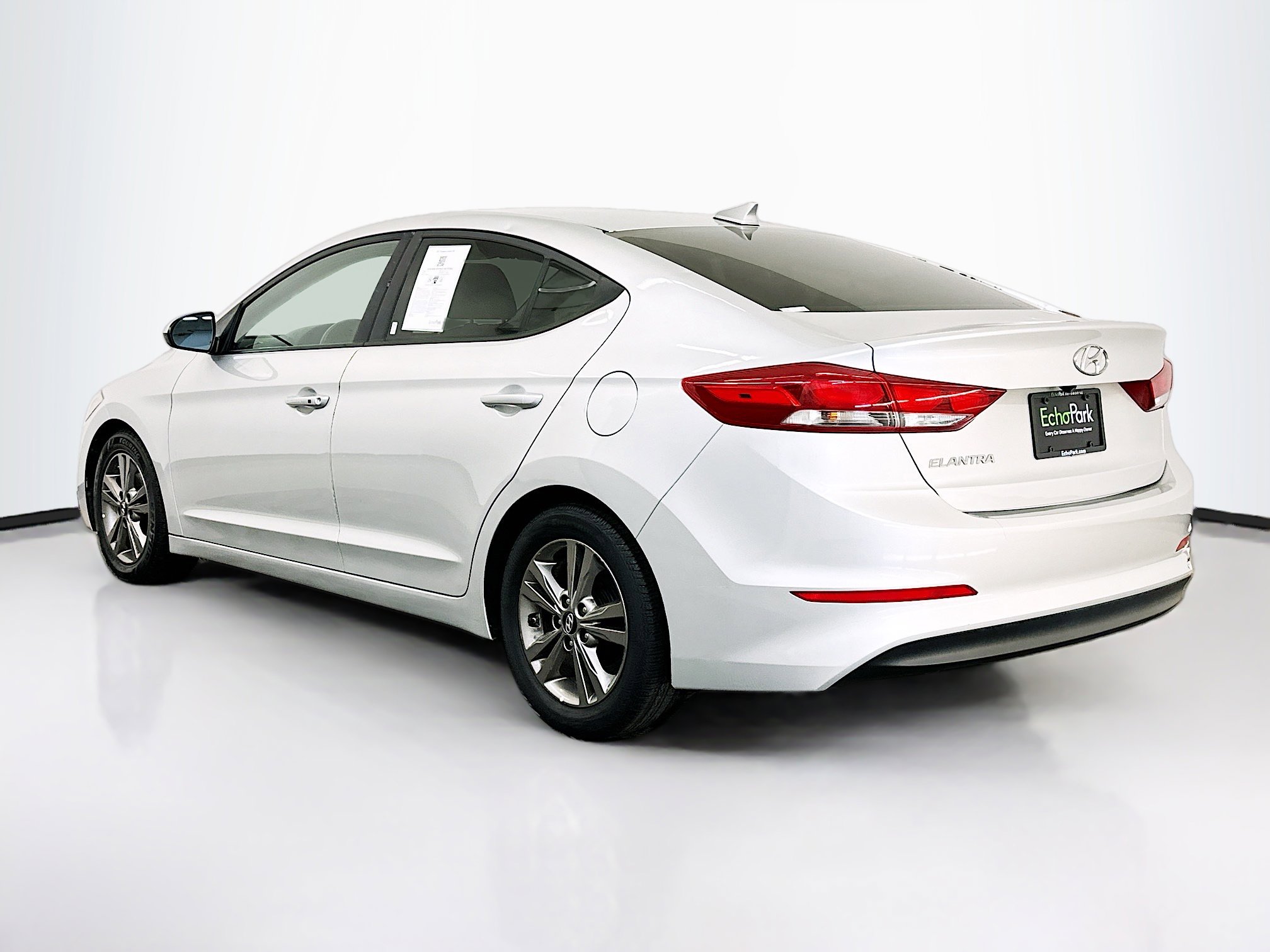 Used 2017 Hyundai Elantra SE w/ SE A/T Tech Package 03 image 5