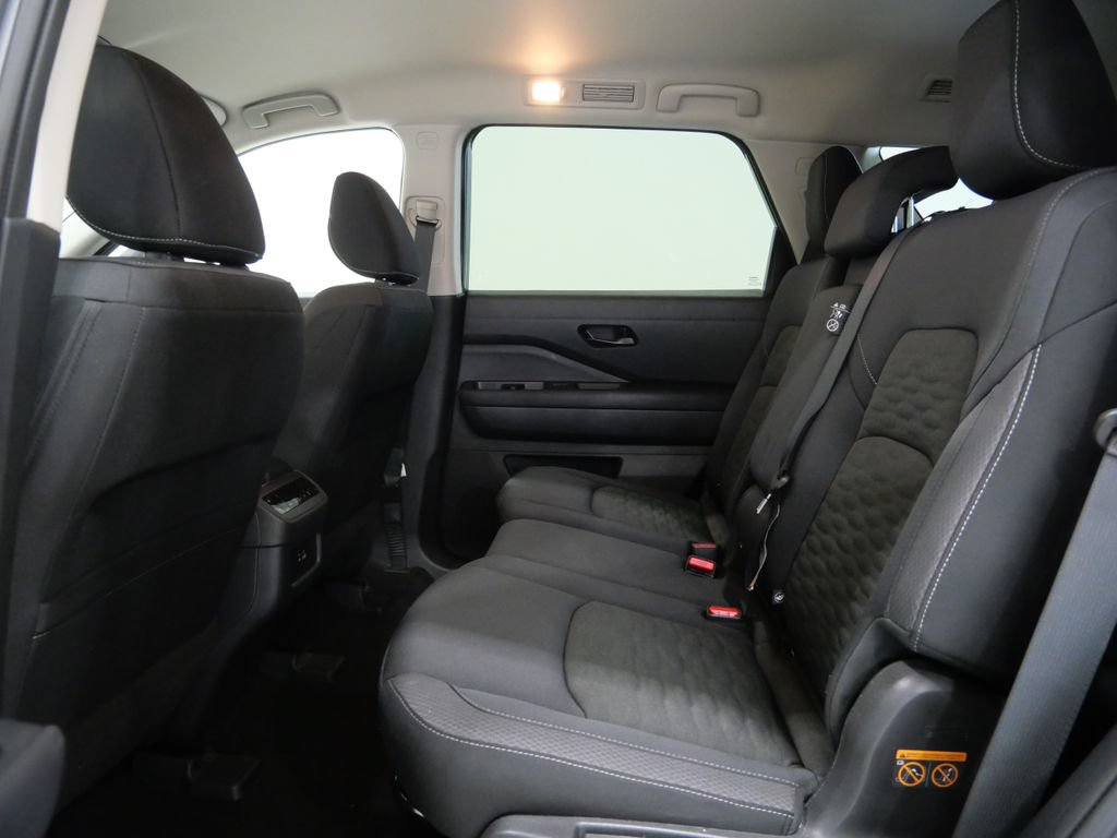 Used 2025 Nissan Pathfinder SV FWD image 23