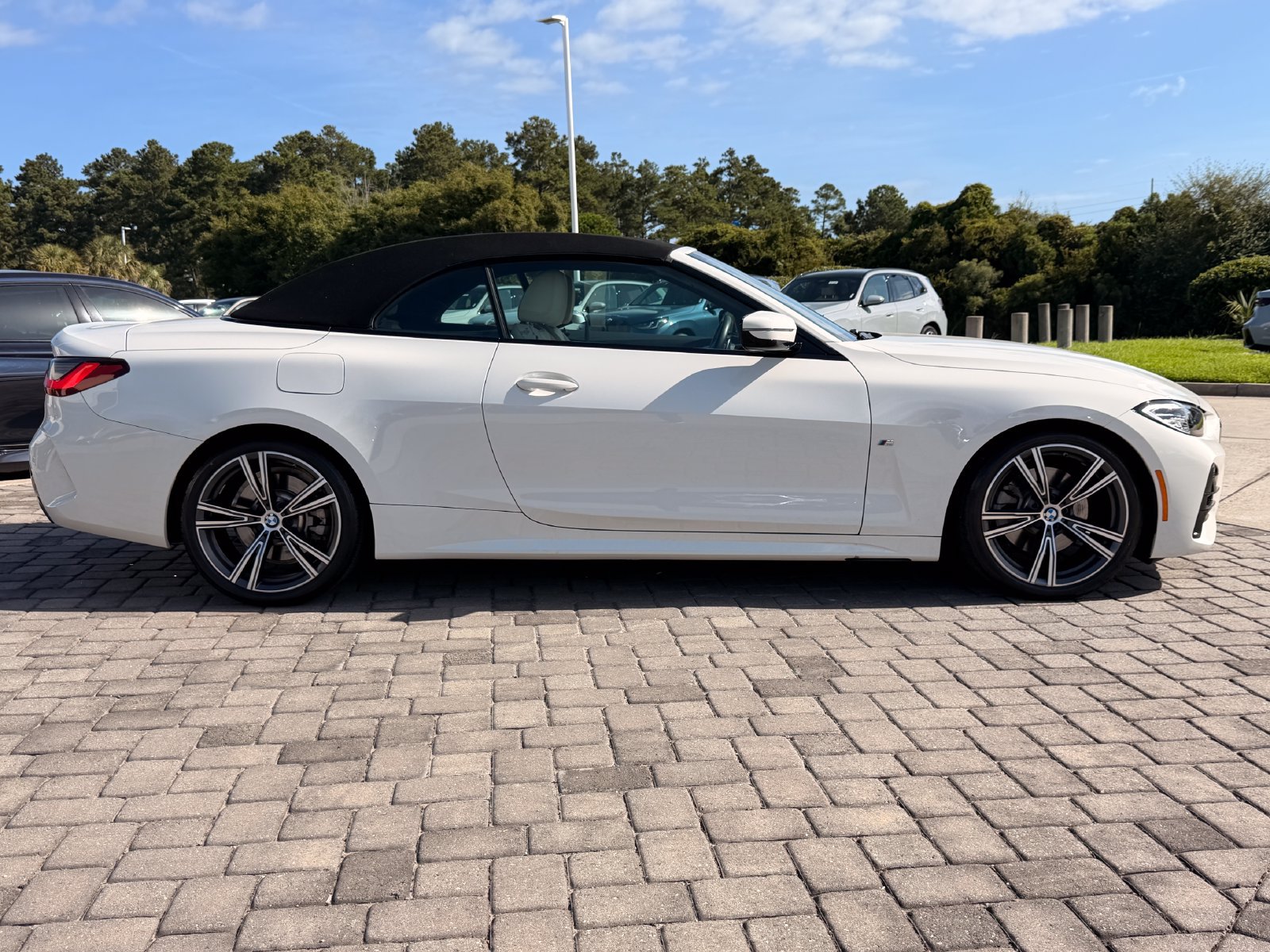 Used 2024 BMW 430i Convertible w/ M Sport Package RWD image 6