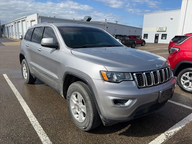 Used 2017 Jeep Grand Cherokee Laredo w/ Quick Order Package 23E AWD/4WD image 2