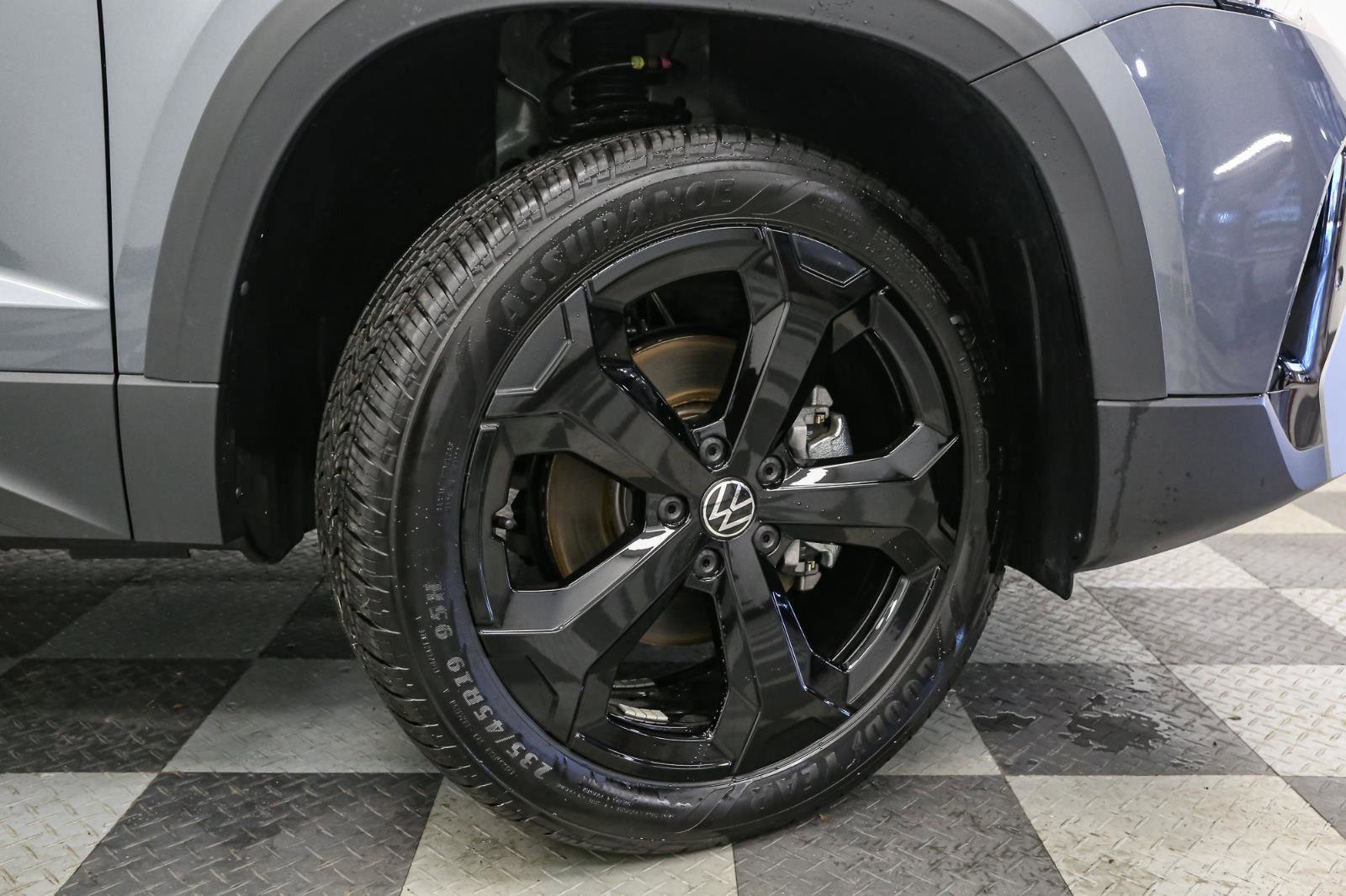 Used 2025 Volkswagen Taos SEL w/ Black Wheel Plus Package image 14