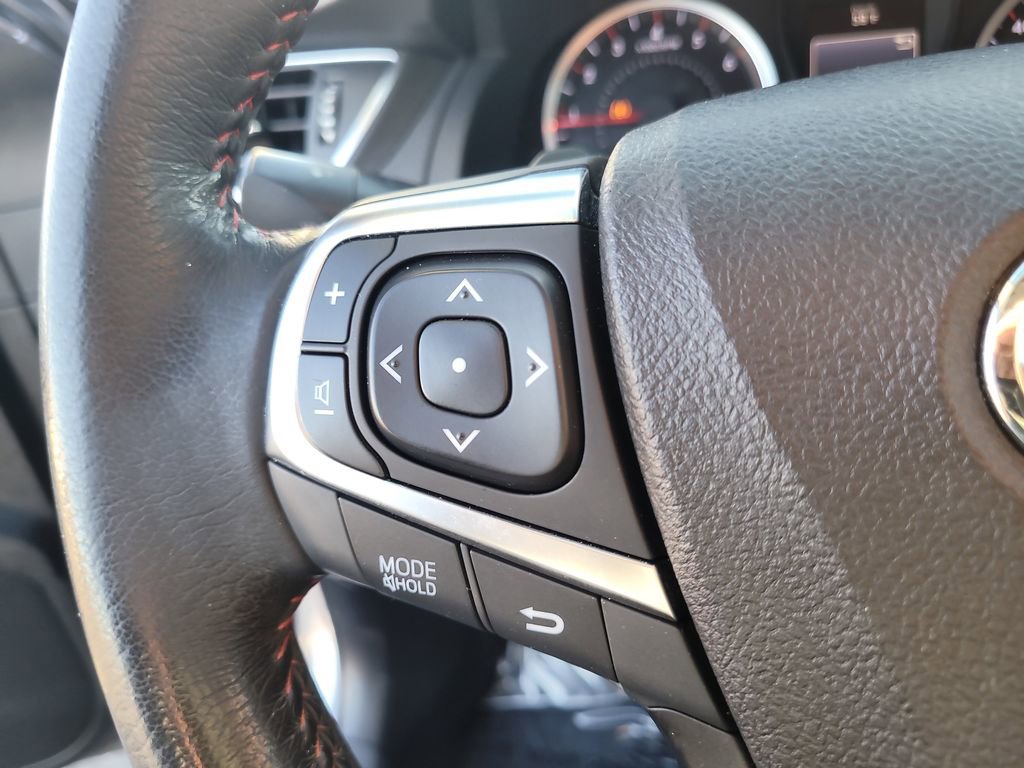 Used 2017 Toyota Camry SE image 25