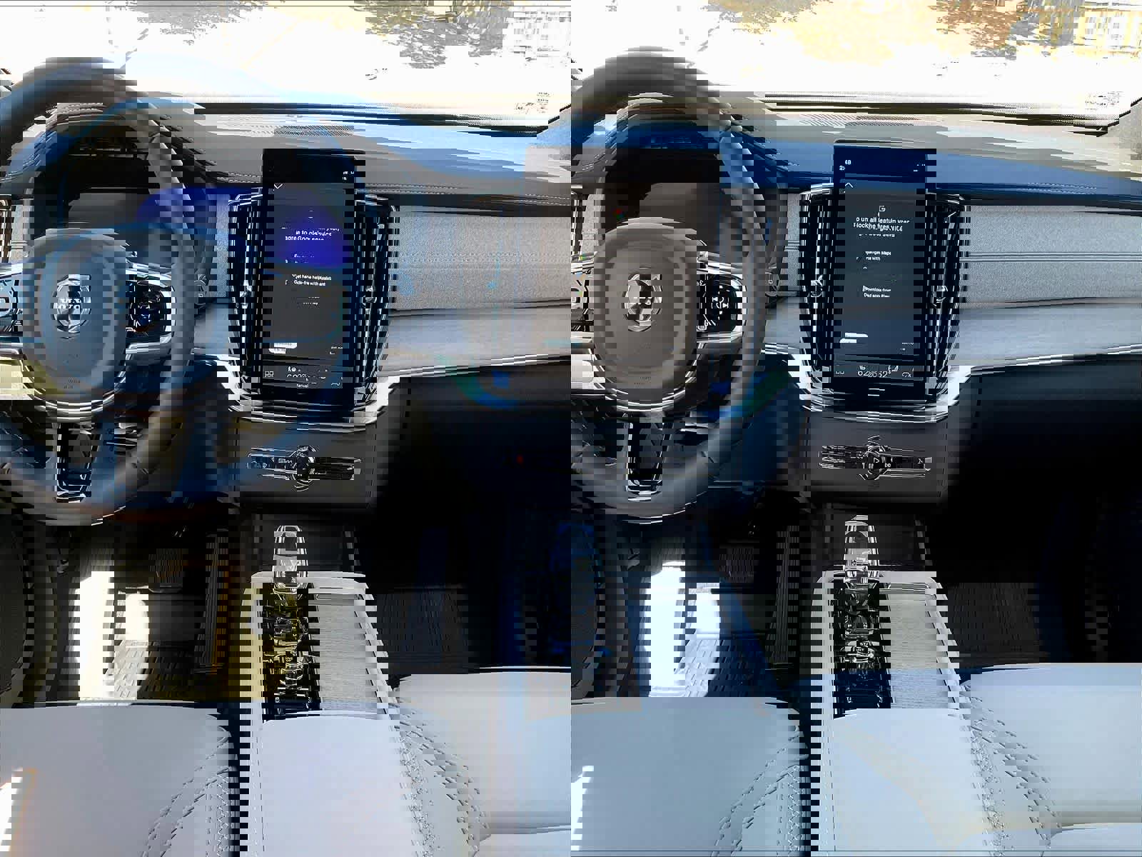 New 2026 Volvo XC90 B5 Plus w/ Protection Package Premier image 9