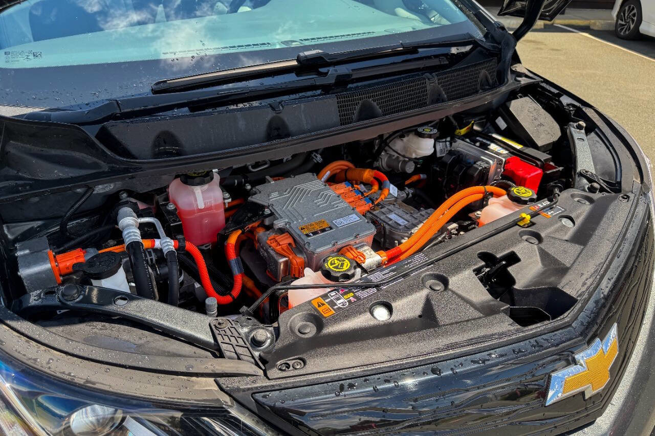 Used 2020 Chevrolet Bolt LT FWD image 32