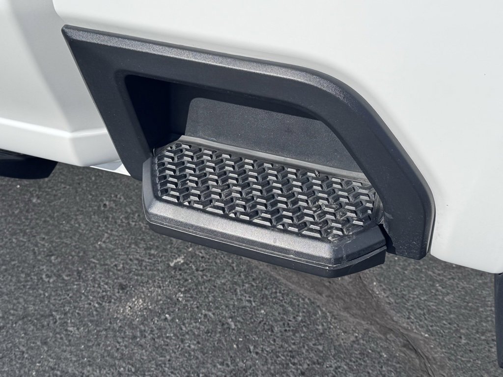 Used 2022 Chevrolet Silverado 2500 LTZ w/ LTZ Convenience Package image 40