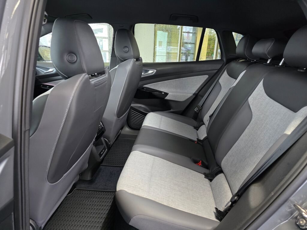 New 2026 Volkswagen ID.4 Pro image 28