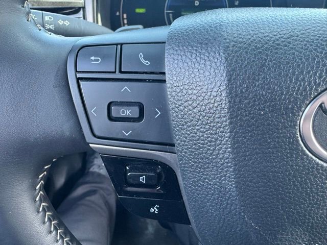 Used 2025 Toyota Camry SE FWD image 18