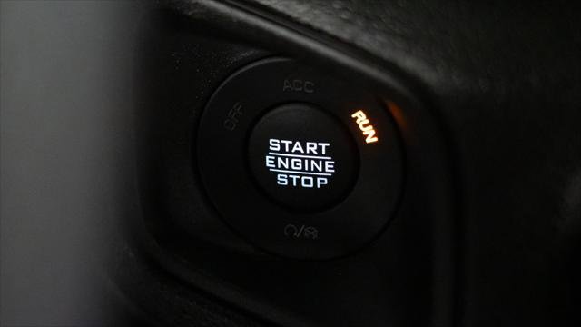 Used 2025 Jeep Gladiator Sport image 40