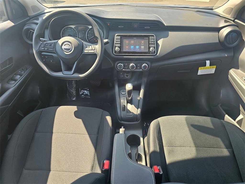 New 2025 Nissan Kicks Play S image 9