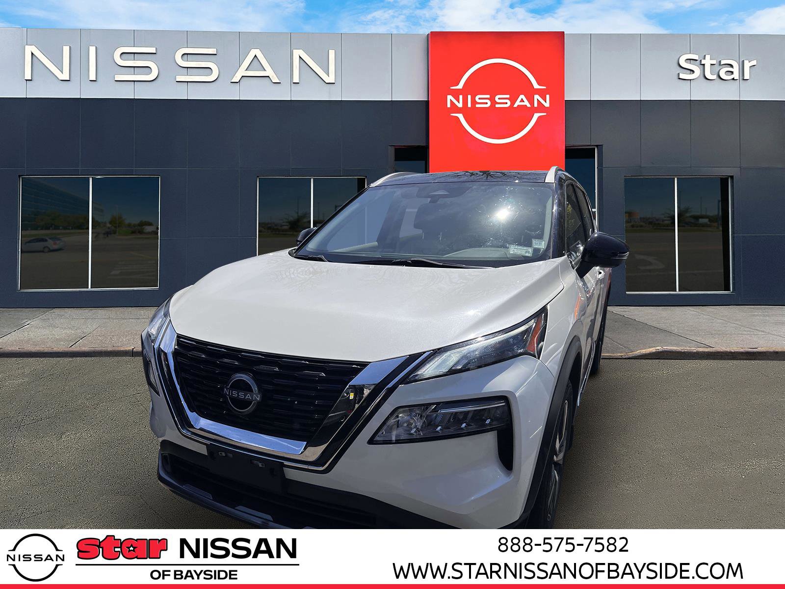 Used 2023 Nissan Rogue SL image 3