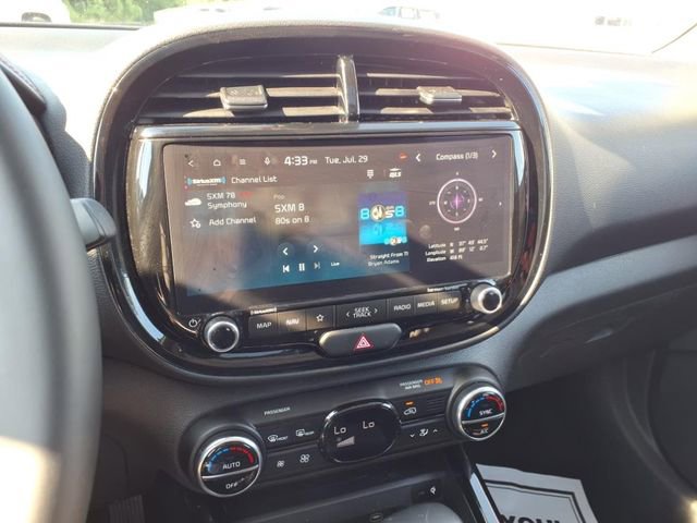 Used 2025 Kia Soul GT-Line w/ GT-Line Technology Package image 9