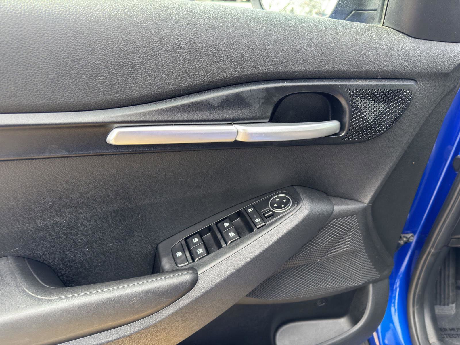 Used 2021 Kia Seltos LX image 16