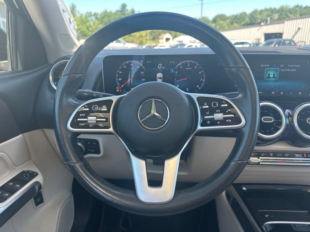 Used 2020 Mercedes-Benz GLB 250 4MATIC w/ Premium Package image 21