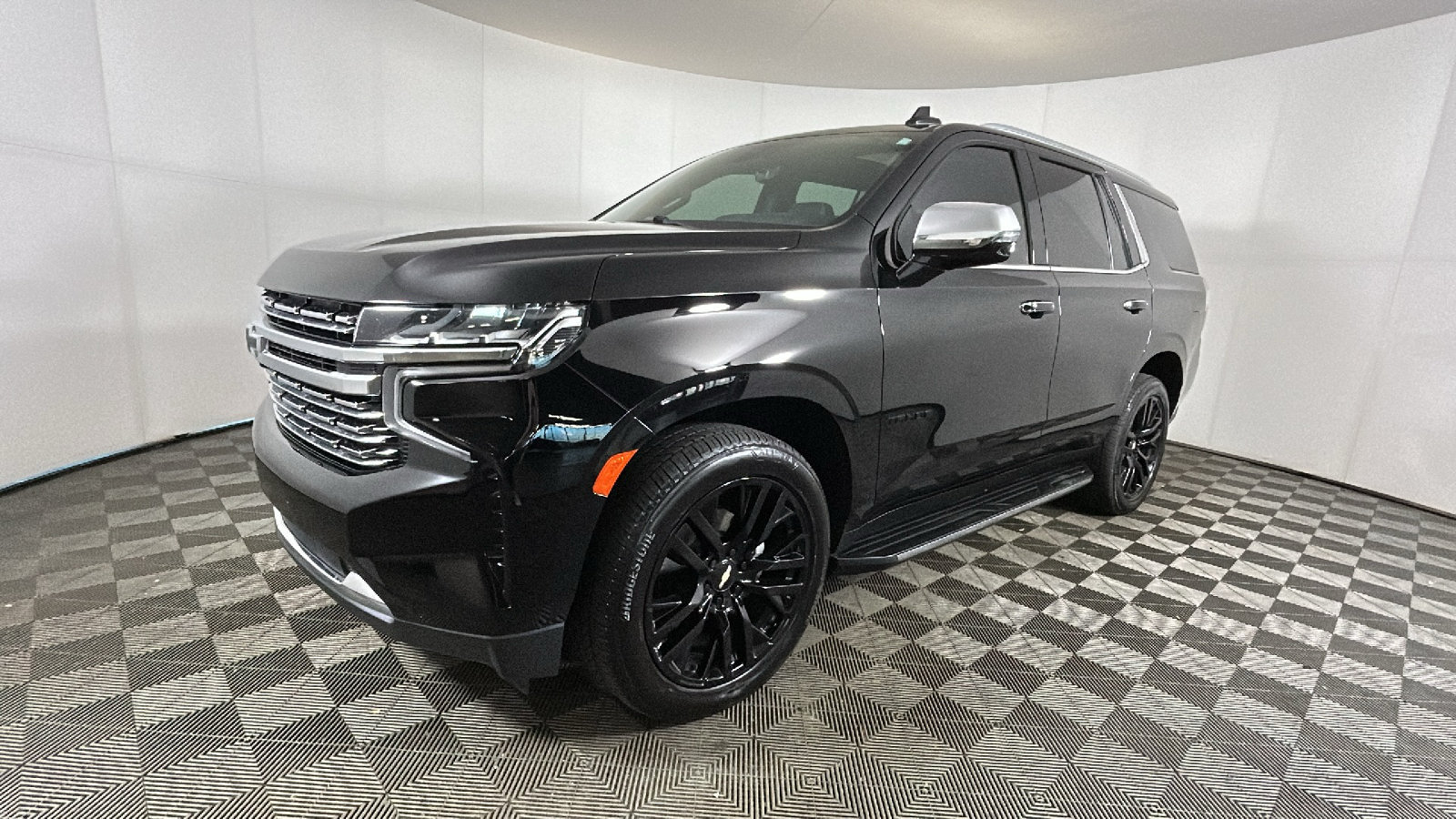 Used 2021 Chevrolet Tahoe Premier w/ Premium Package AWD/4WD image 8