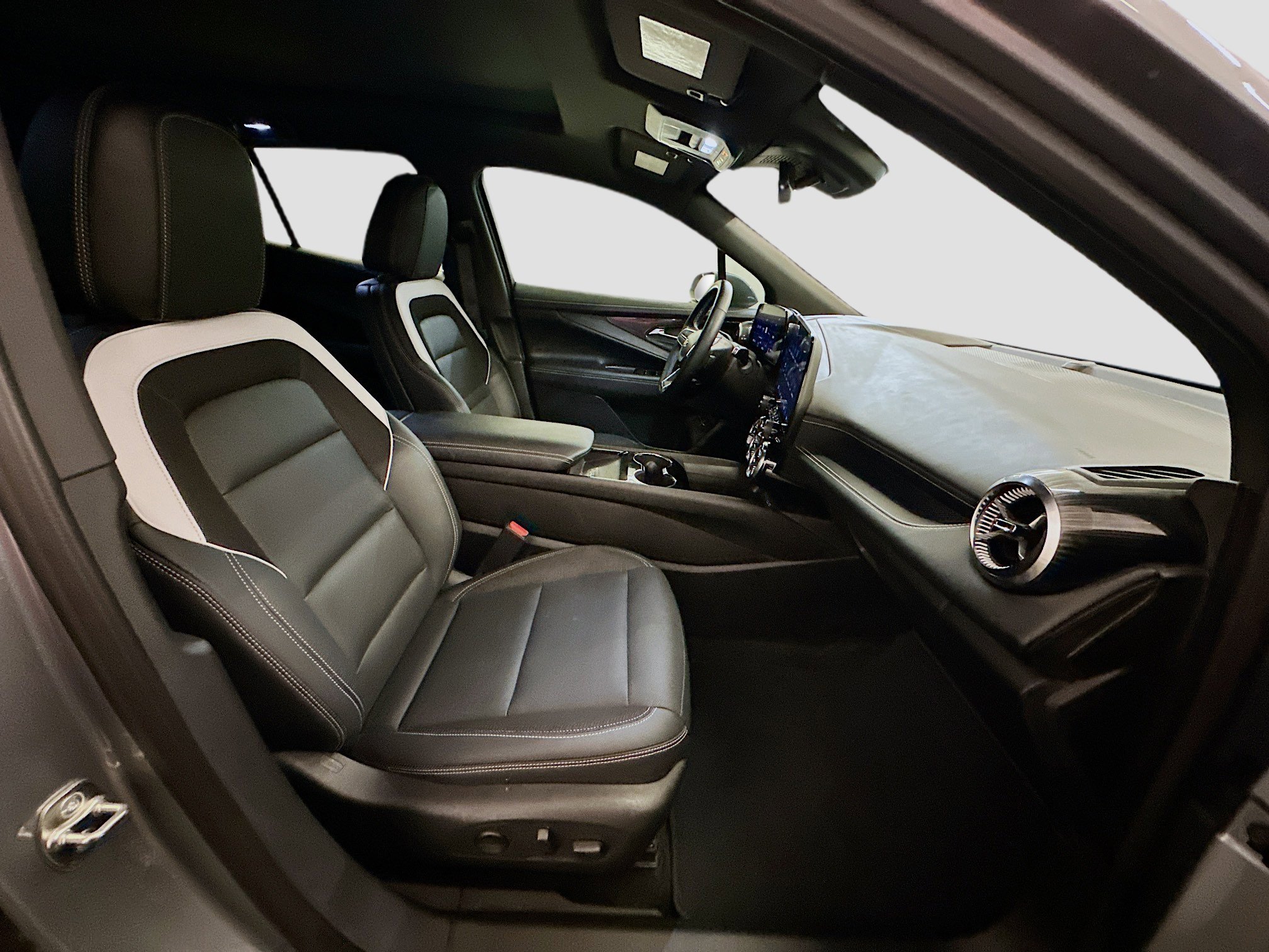 Used 2024 Chevrolet Blazer EV LT image 34