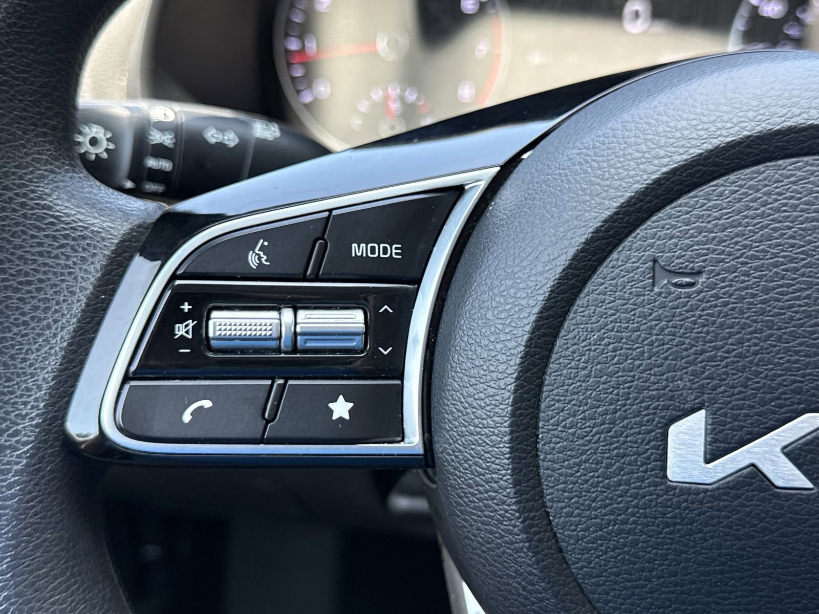 Used 2024 Kia Forte LXS FWD image 17