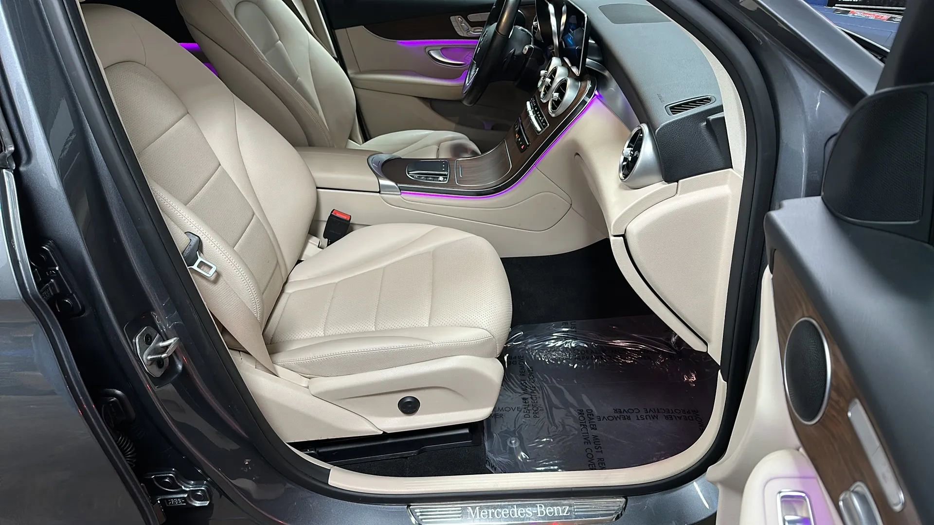 Used 2022 Mercedes-Benz GLC 300 GLC 300 4MATIC Sport Utility 4 image 19