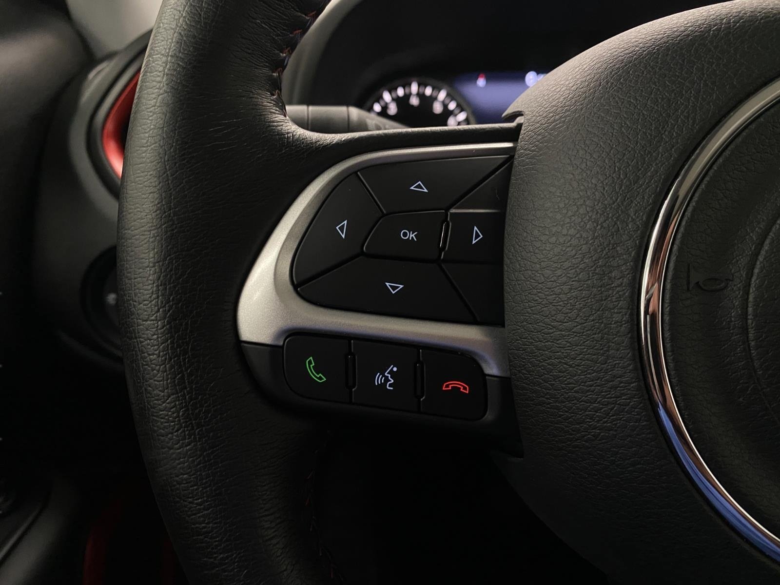 Used 2019 Jeep Renegade Trailhawk AWD/4WD image 16