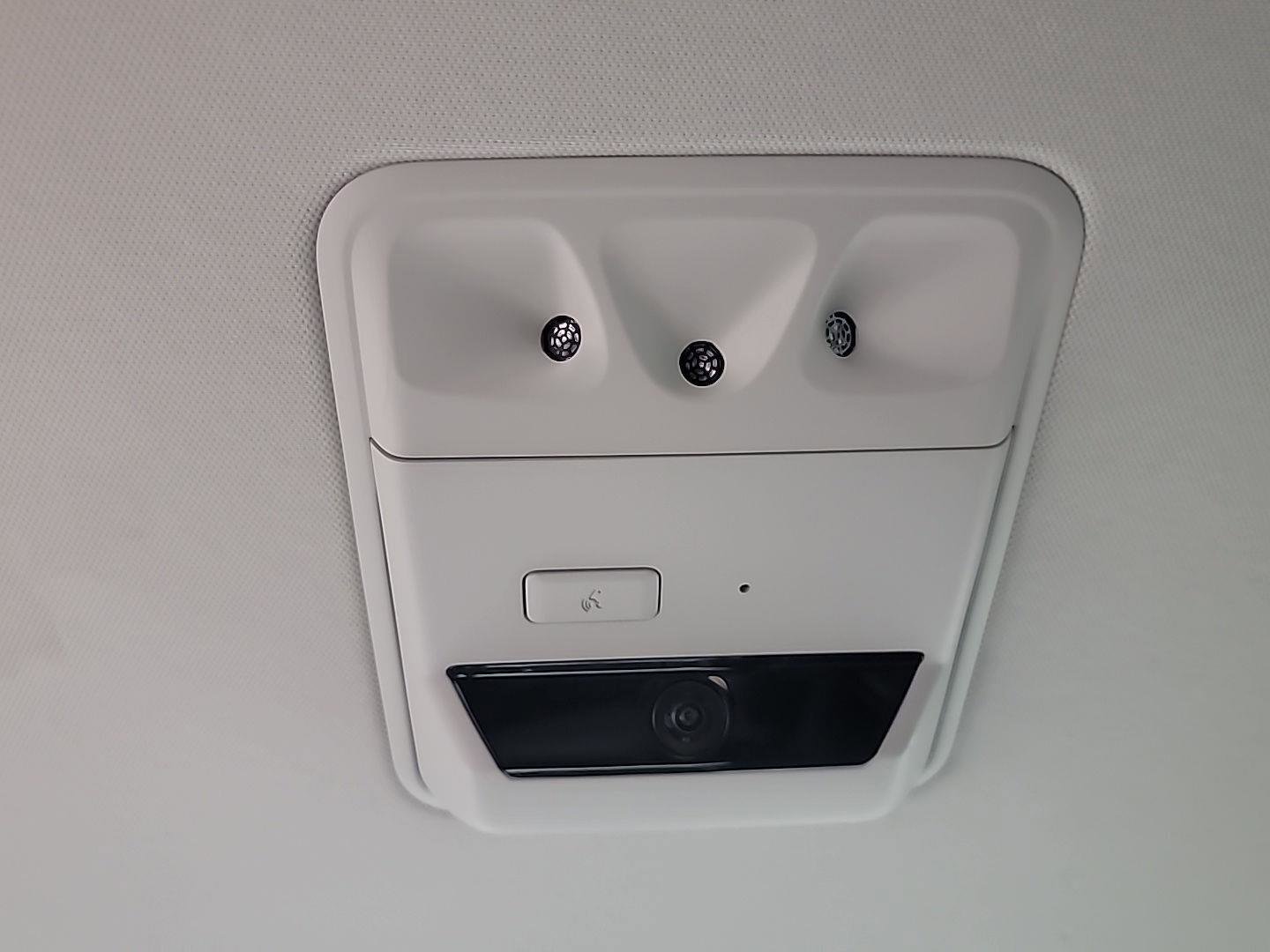 Used 2024 Kia Carnival EX image 25