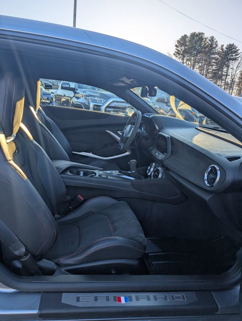 Used 2022 Chevrolet Camaro ZL1 image 17
