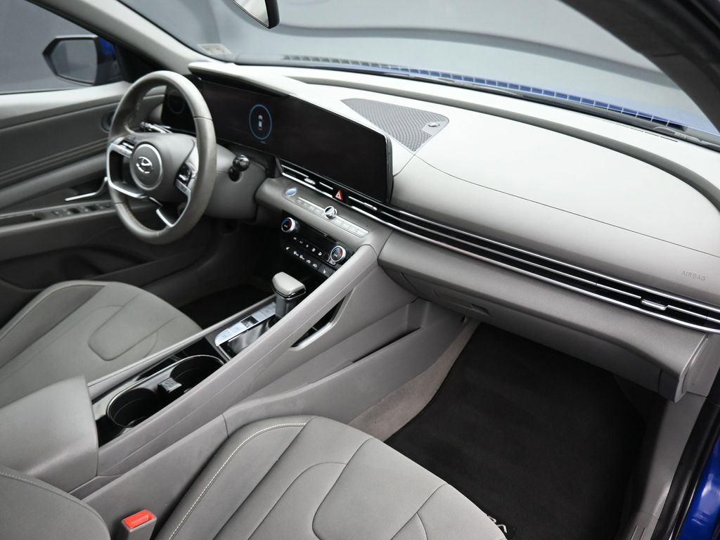 Used 2023 Hyundai Elantra SEL w/ Convenience Package FWD image 41