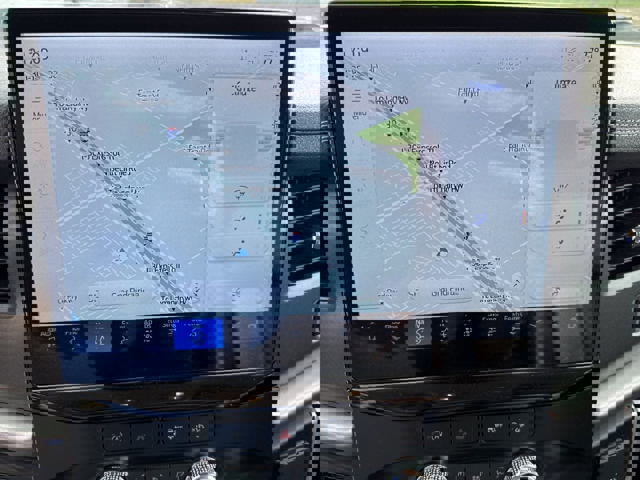 Used 2024 Ford Expedition XLT image 25