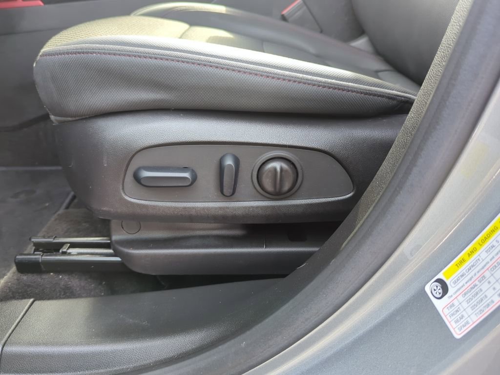 Certified 2023 Chevrolet TrailBlazer RS w/ Convenience Package image 26