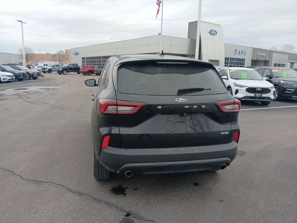 Used 2025 Ford Escape ST-Line image 9