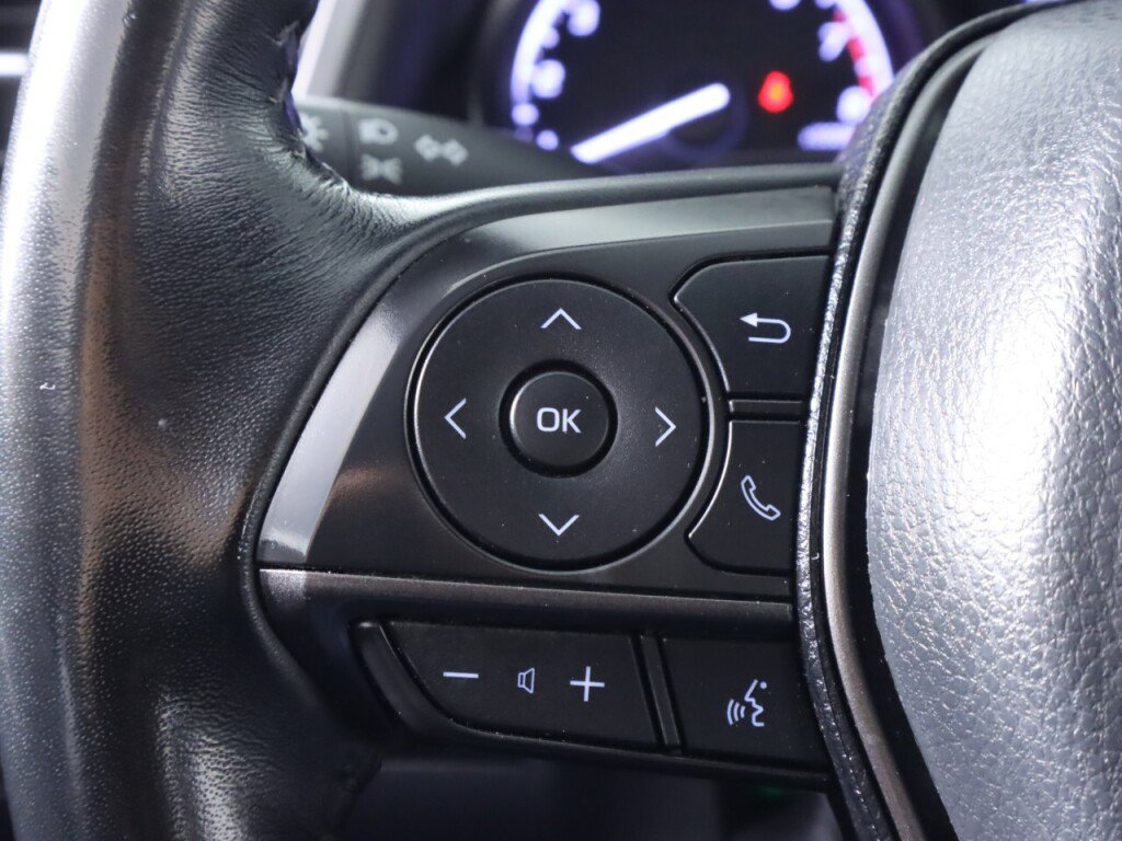 Used 2022 Toyota Camry SE FWD image 12