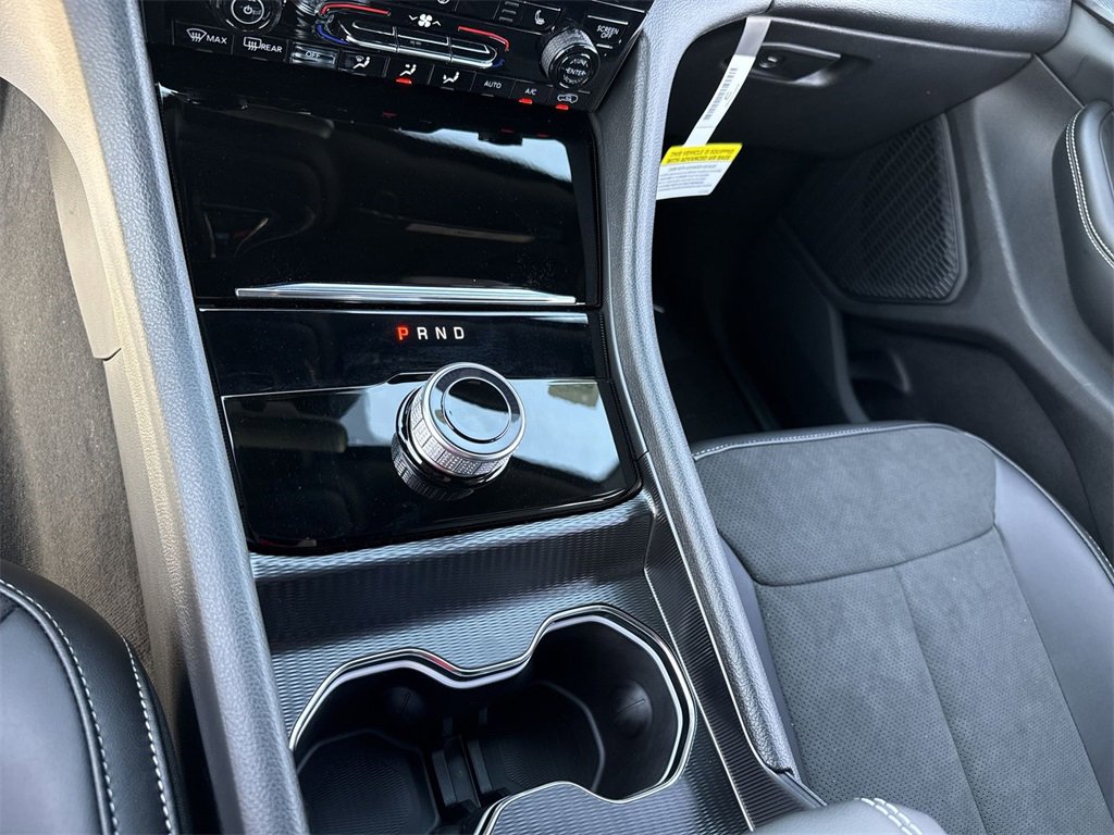 New 2025 Jeep Grand Cherokee Altitude w/ Trailer Tow Package image 18