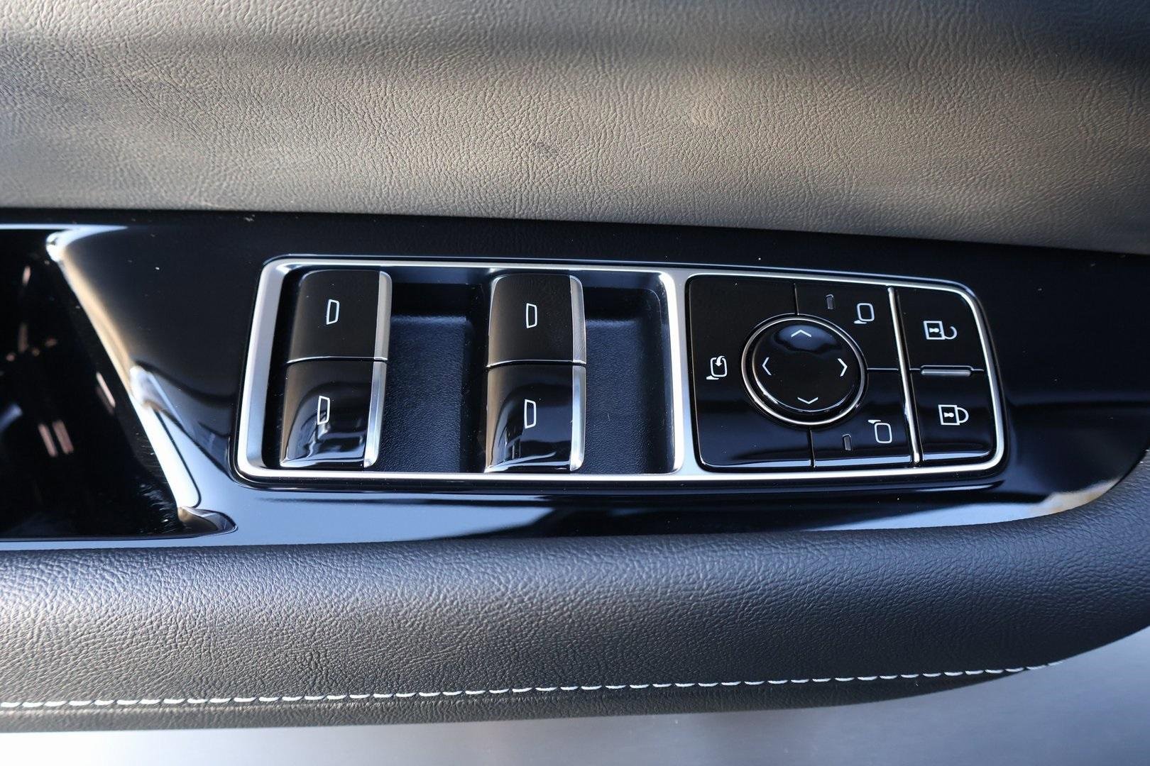 New 2026 Cadillac Vistiq Luxury image 11