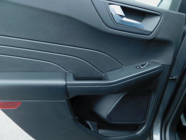 Used 2023 Ford Escape ST-Line image 23