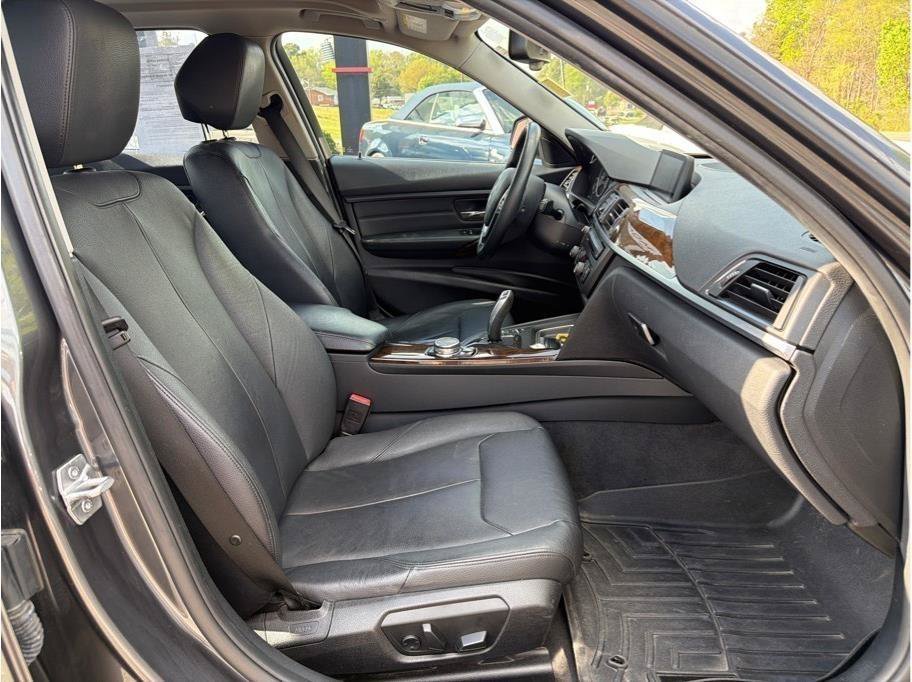 Used 2015 BMW 328i xDrive Sedan AWD/4WD image 11