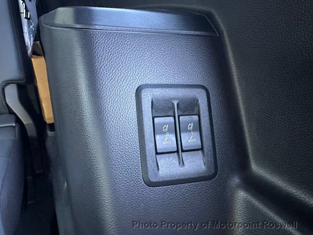 Used 2024 Lexus GX 550 w/ Accessory Package (Z1) AWD/4WD image 28