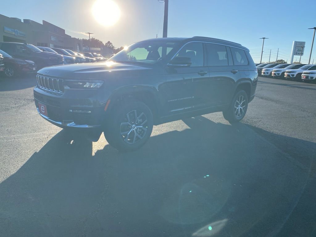 New 2025 Jeep Grand Cherokee L Limited w/ Luxury Tech Group II image 3
