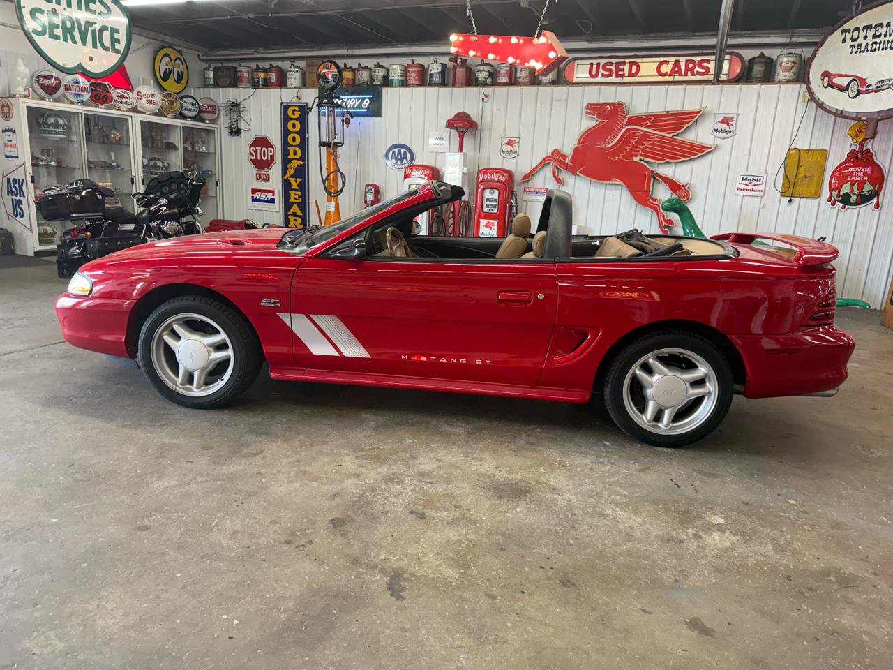 Used 1994 Ford Mustang GT RWD image 2