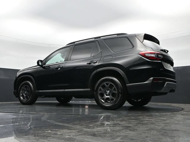 Used 2025 Honda Pilot TrailSport image 47