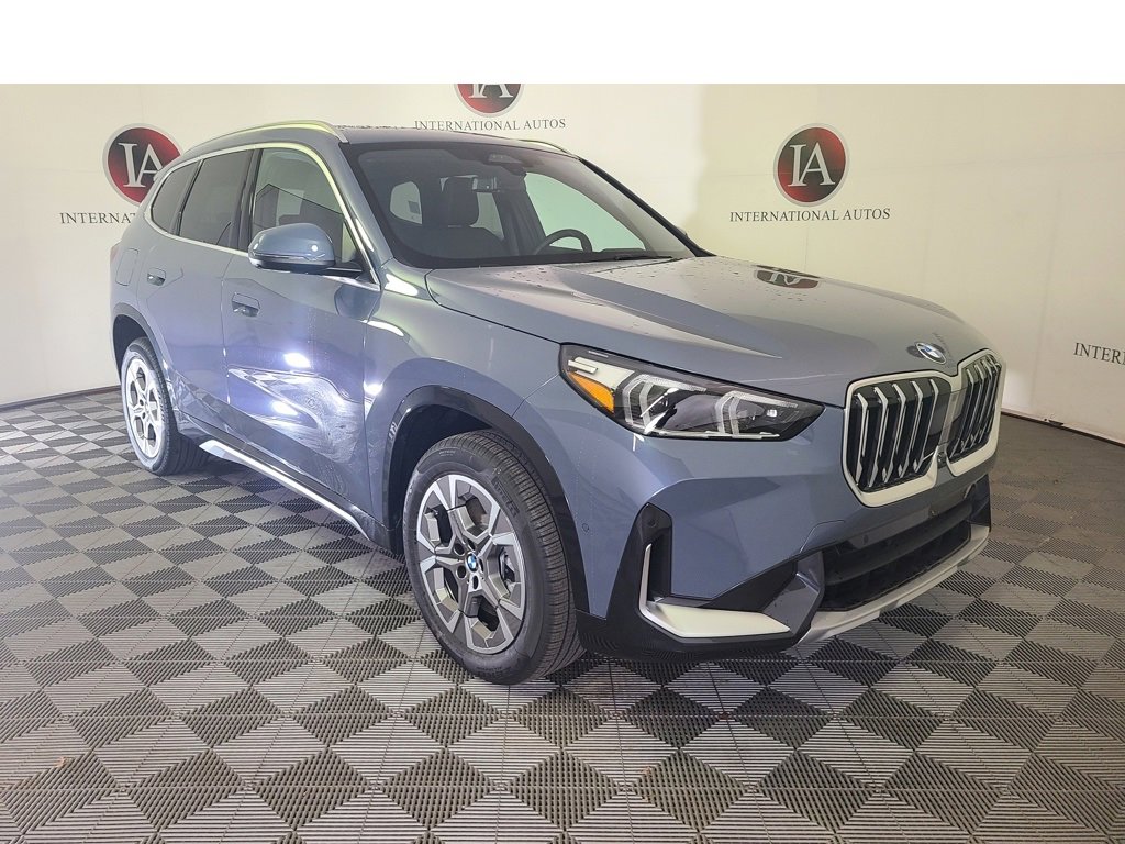 New 2025 BMW X1 xDrive28i w/ Premium Package