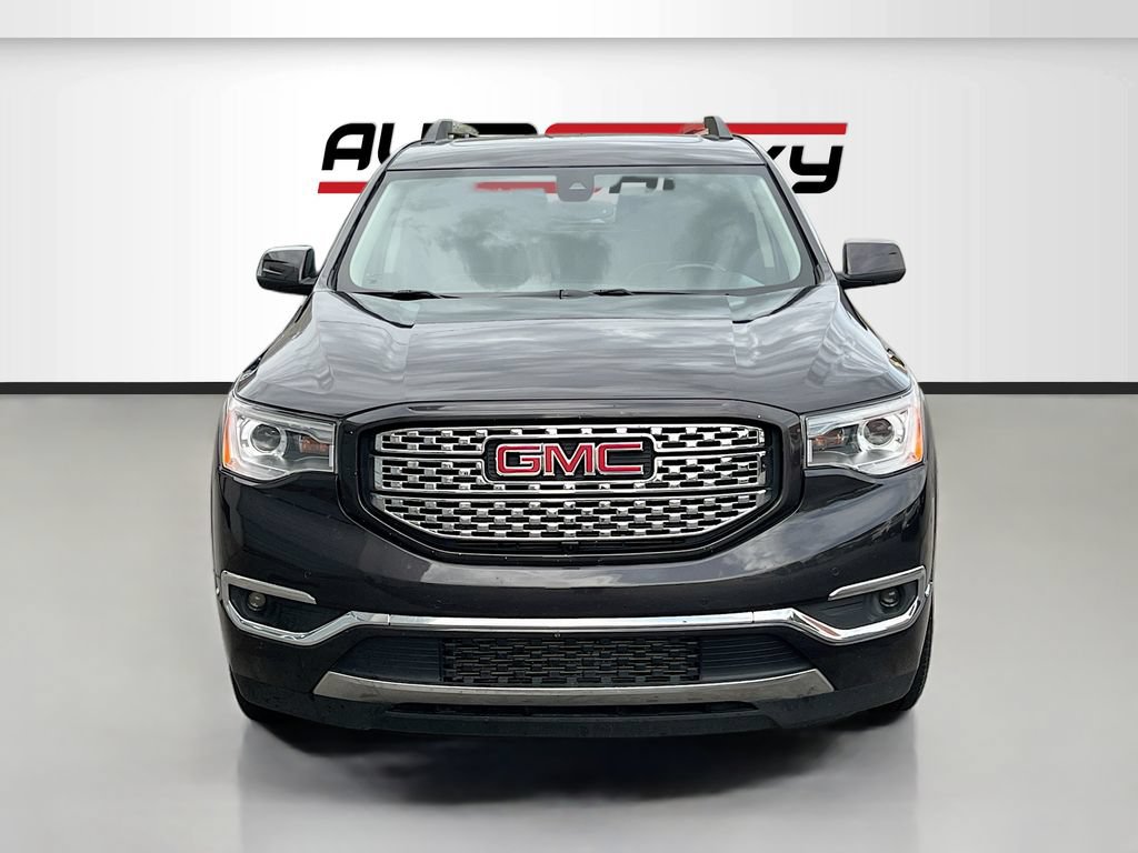 Used 2019 GMC Acadia Denali w/ Technology Package AWD/4WD image 2